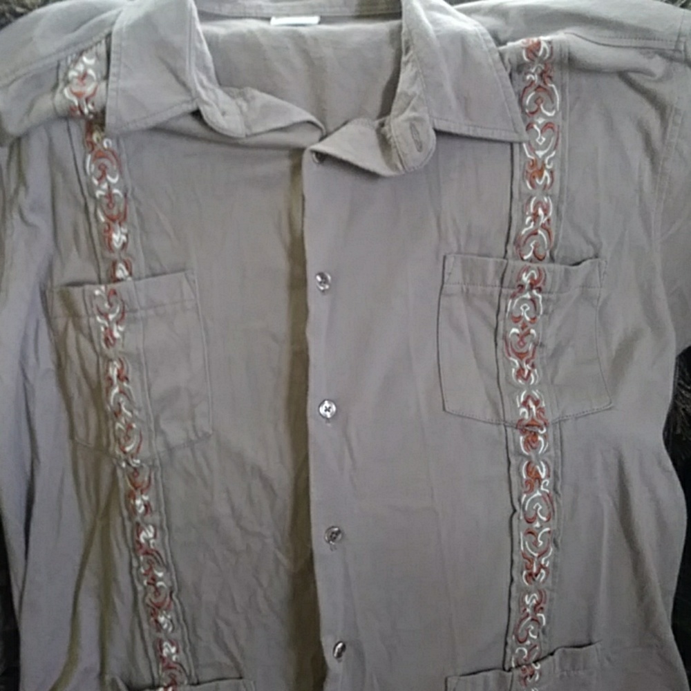 Men's guayabera